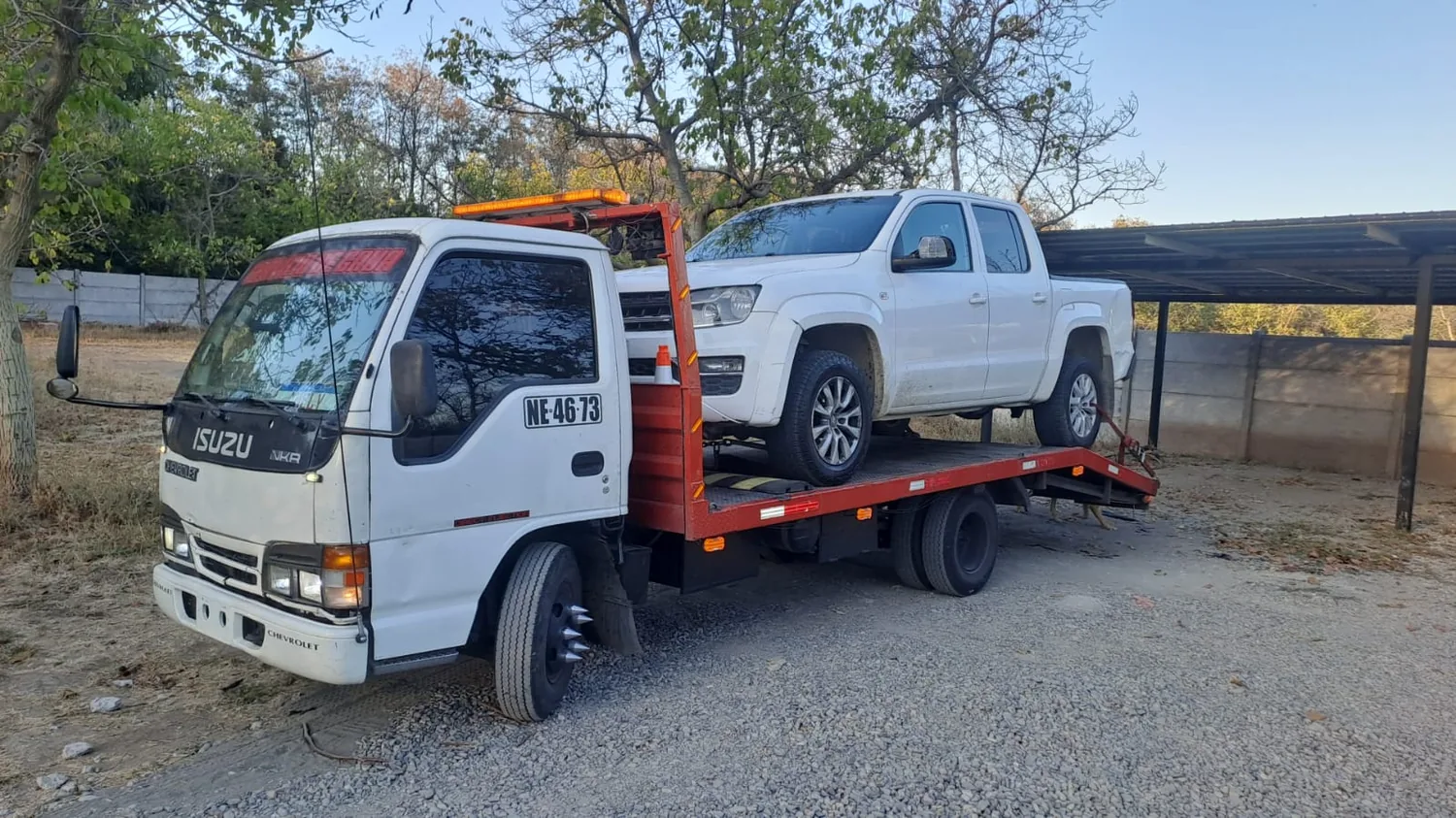 traslado de camioneta en grúa cama en Santiago